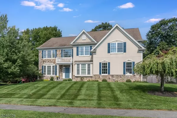 18 Shadow Hill Way, Washington Twp., NJ 07853