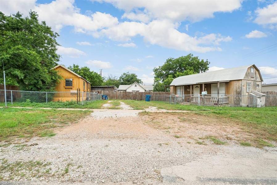 300 W 11th Street, Cisco, TX 76437