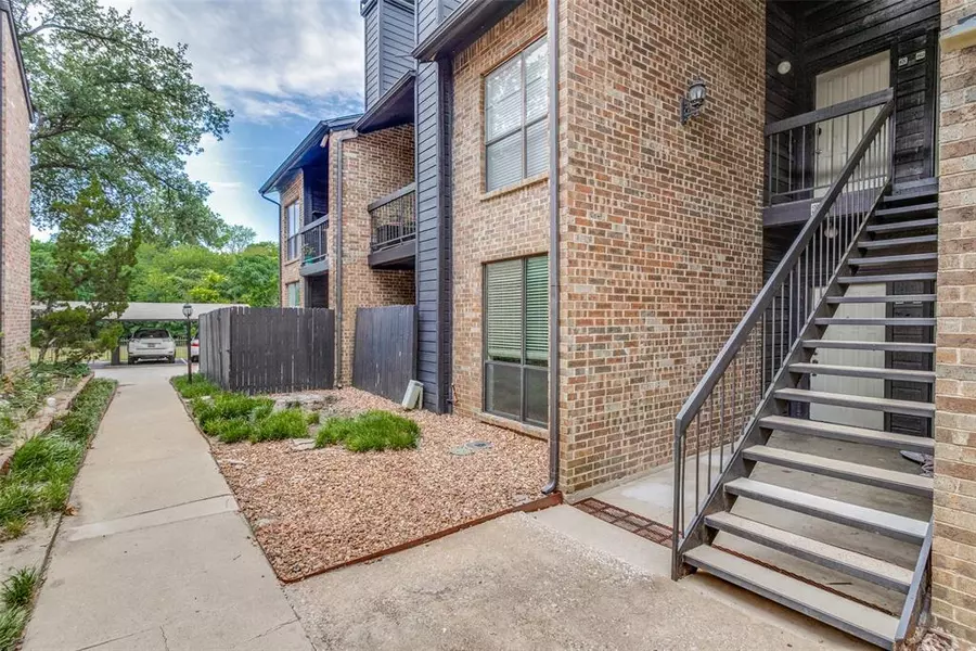 7525 Holly Hill Drive #29, Dallas, TX 75231