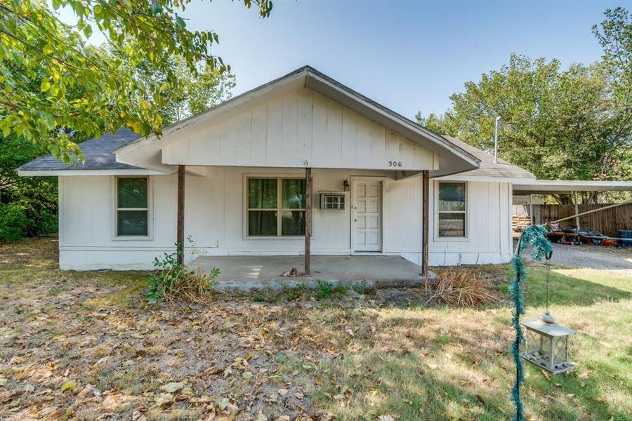 306 E Elm Avenue, Alvarado, TX 76009