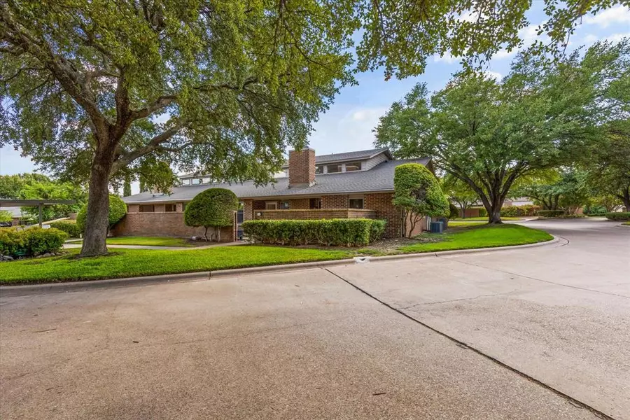 1112 Quail Creek Street, Benbrook, TX 76126