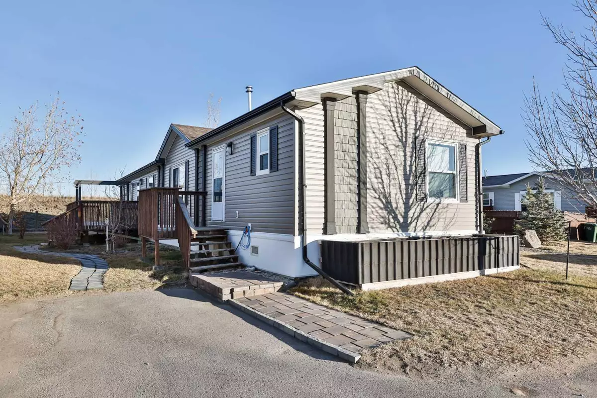 Coaldale, AB T1M 0C6,3016 Applewood RD