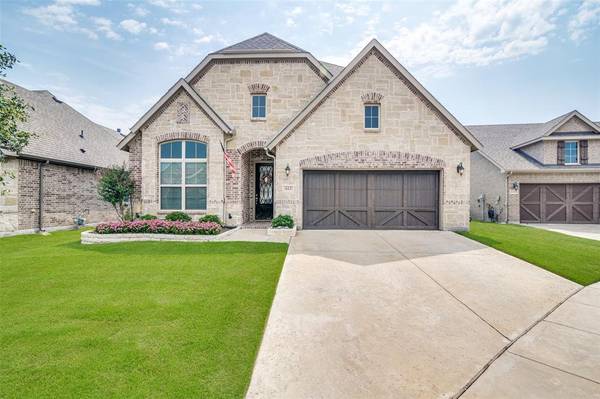 613 Race Drive, Heath, TX 75126