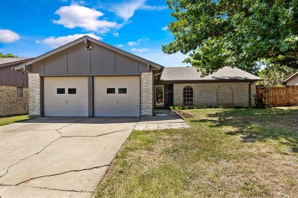 409 Park Center Boulevard, Saginaw, TX 76179