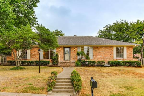 306 Arborcrest Drive, Richardson, TX 75080