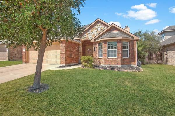 8712 Regal Royale Drive, Fort Worth, TX 76108