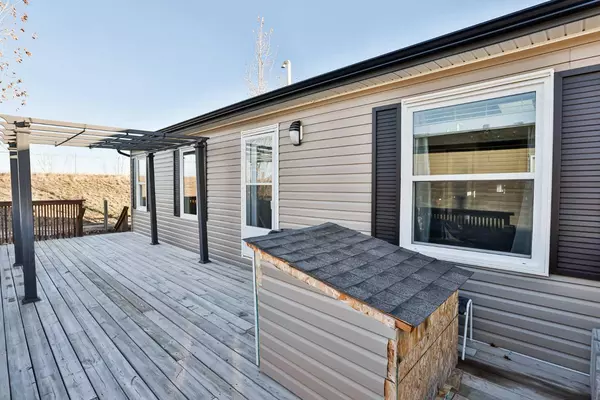 Coaldale, AB T1M 0C6,3016 Applewood RD