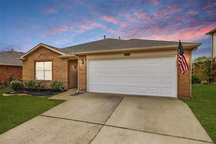 8340 Horseshoe Bend Drive, Fort Worth, TX 76131