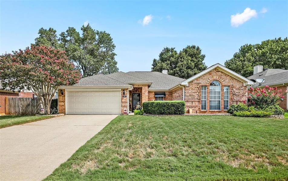 325 Stately Oak Lane, Lake Dallas, TX 75065