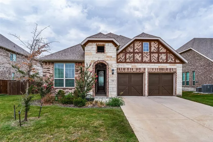 312 Gardenia Lane, Mansfield, TX 76063