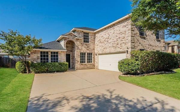 665 S Heights Drive, Crowley, TX 76036