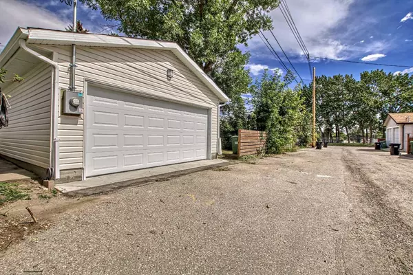 Calgary, AB T2J0X6,33 Arbour CRES SE