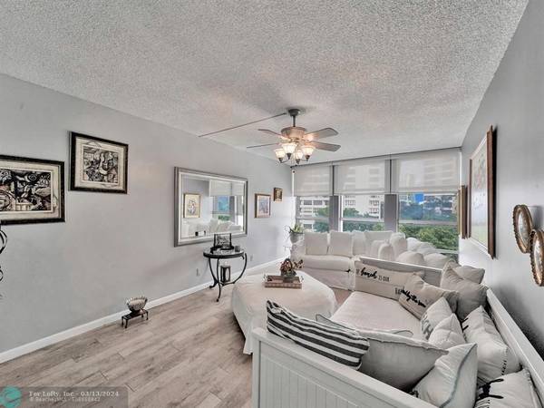 Hallandale Beach, FL 33009,501 Three Islands Blvd  #517