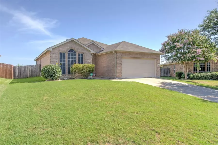 8685 Fernhill Drive, Fort Worth, TX 76123