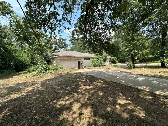 4617 E California Parkway, Forest Hill, TX 76119