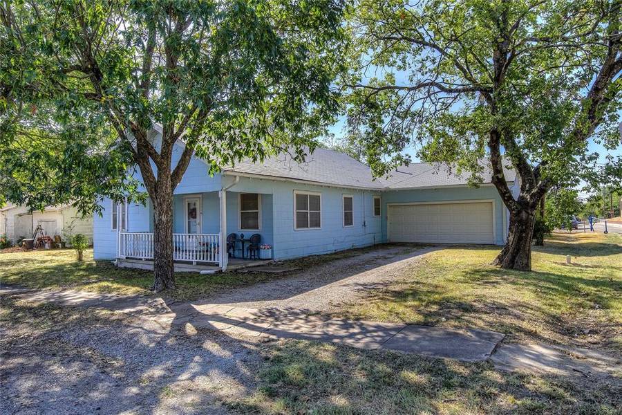 409 W Dallas Street, Wolfe City, TX 75496