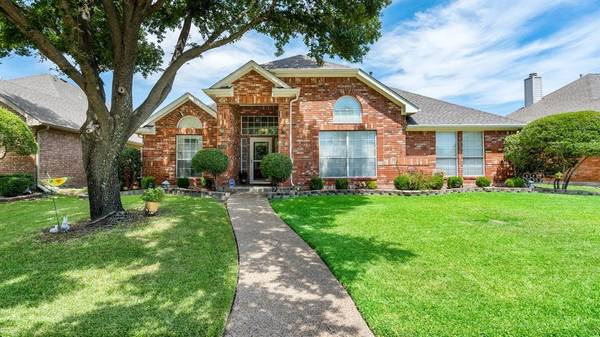 1718 Creek Valley Road, Mesquite, TX 75181