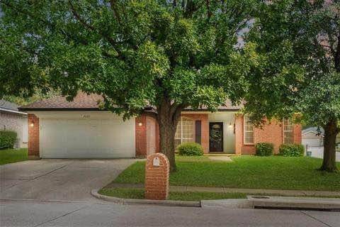 7229 Woodhinge Drive, Benbrook, TX 76126