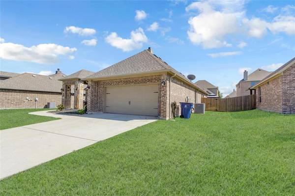 Waxahachie, TX 75165,418 Sunset Court