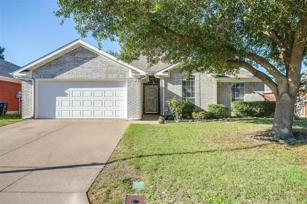 3721 Cove Meadow Lane, Fort Worth, TX 76123