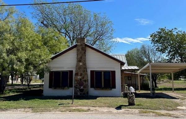 334 N Knox Street, Jacksboro, TX 76458