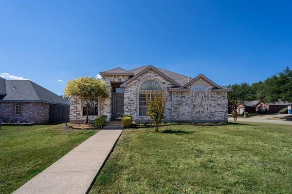 315 Cresthaven Drive, Rockwall, TX 75032