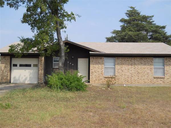 304 Hilltop Road, Keene, TX 76059