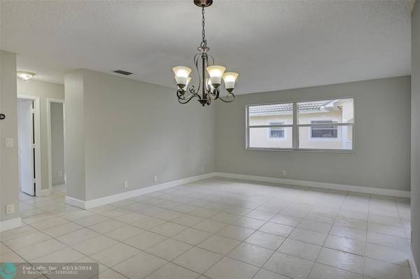 Coral Springs, FL 33065,12223 Royal Palm Blvd  #8Q