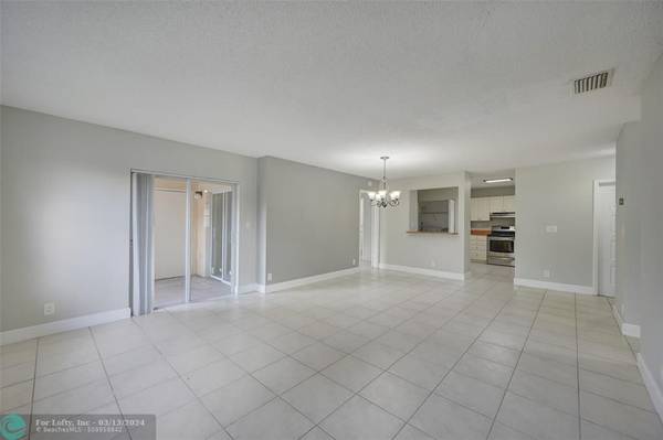 Coral Springs, FL 33065,12223 Royal Palm Blvd  #8Q