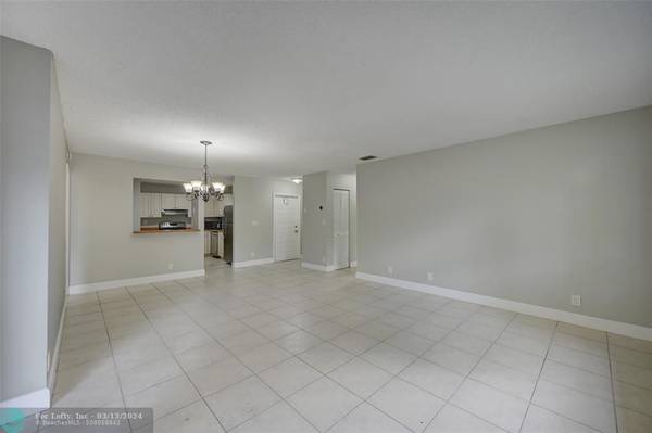 Coral Springs, FL 33065,12223 Royal Palm Blvd  #8Q