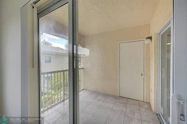 Coral Springs, FL 33065,12223 Royal Palm Blvd  #8Q