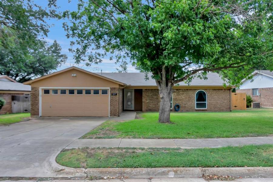 517 Mustang Drive, Saginaw, TX 76179