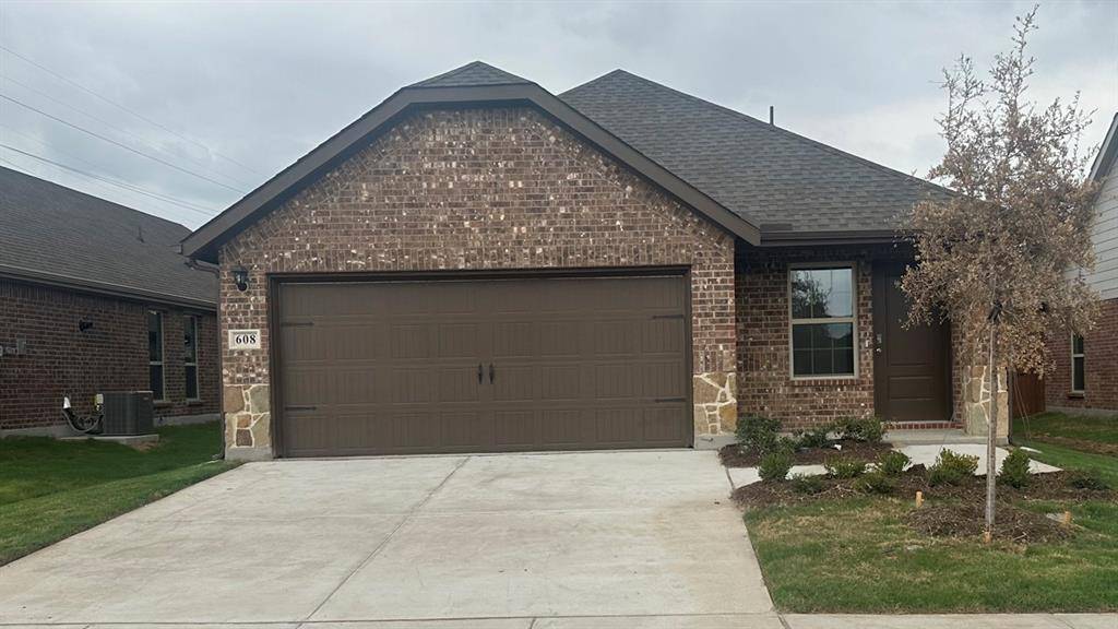 608 Nature Stroll Road, Lavon, TX 75166