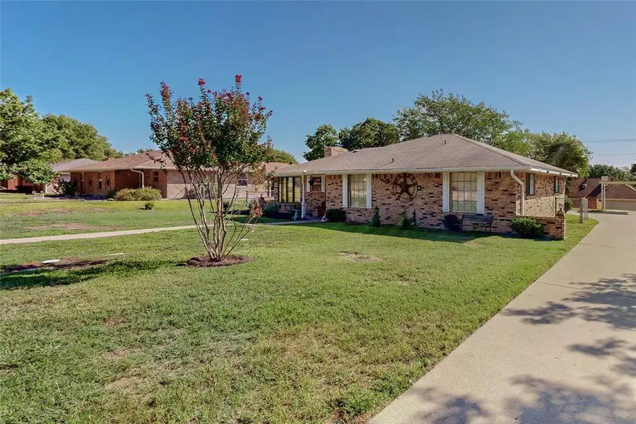 124 Hillside Lane, Desoto, TX 75115