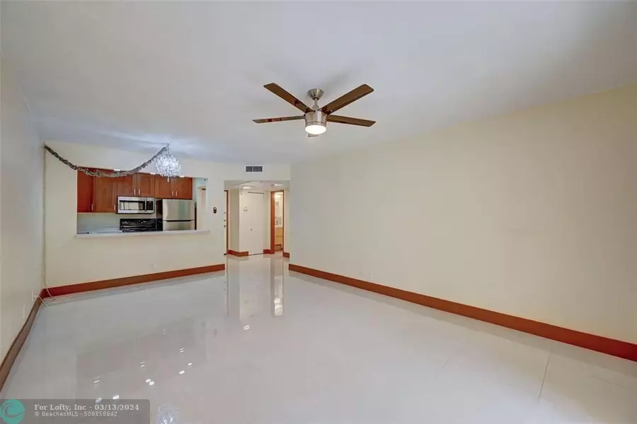 101 E Mcnab Rd  #214, Pompano Beach, FL 33060