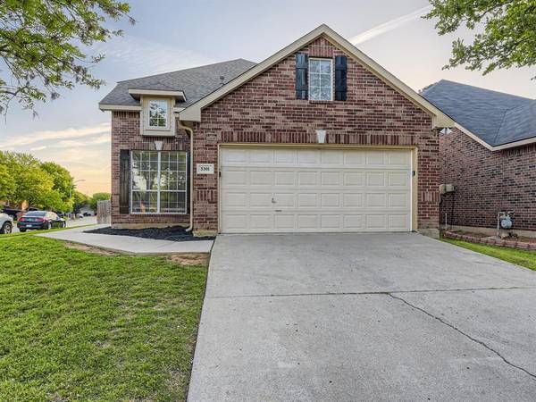 5301 Lily Drive, Fort Worth, TX 76244