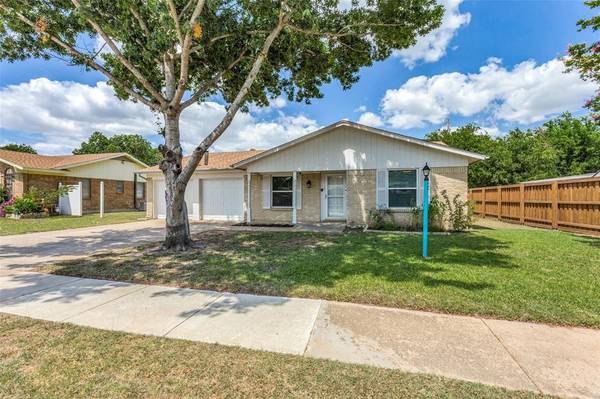 358 Mustang Drive, Saginaw, TX 76179