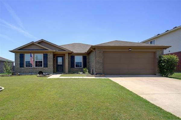 1414 Feather Crest Drive, Krum, TX 76249