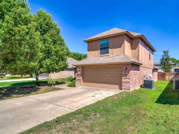 Hurst, TX 76053,325 Grace Circle