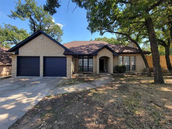 100 NE Brushy Mound Road, Burleson, TX 76028