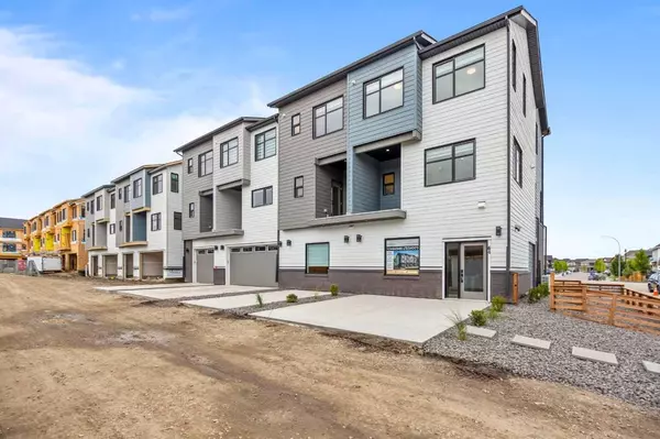 Calgary, AB T3M2B6,903 Mahogany BLVD SE #54