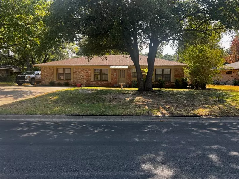 1706 E Beverly Drive, Corsicana, TX 75110