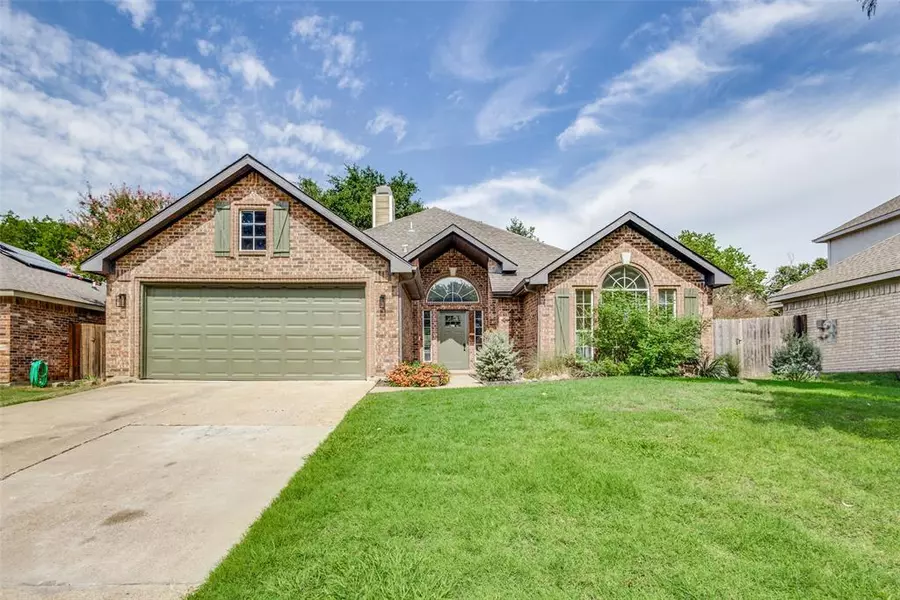 4421 Hummingbird Court, Fort Worth, TX 76137