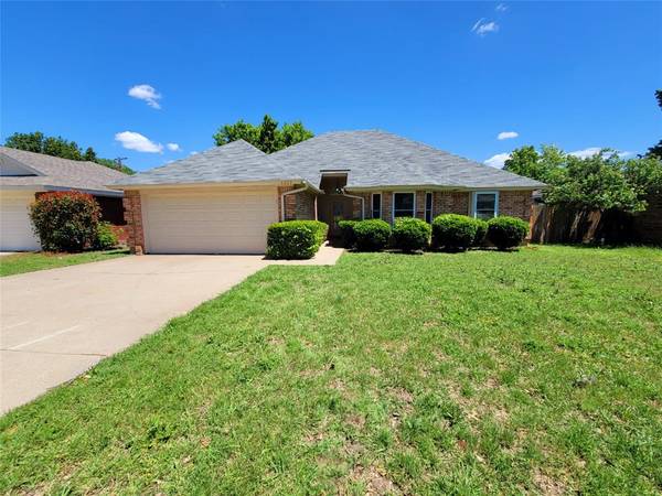 6203 Mercedes Drive, Arlington, TX 76001