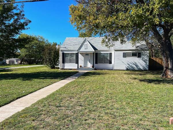 518 Montague Street, Nocona, TX 76255