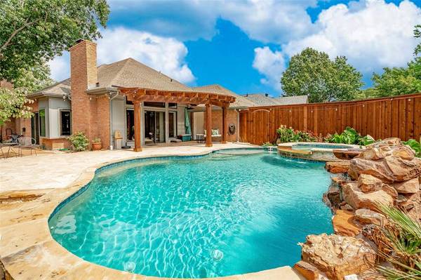 2000 Hearthstone Drive, Carrollton, TX 75010