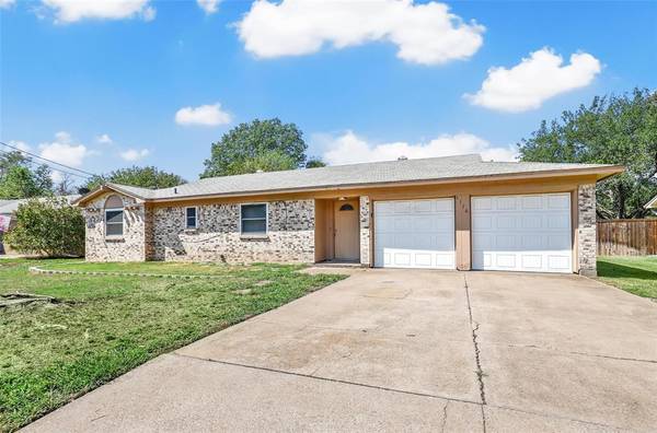 1116 Usher Street, Benbrook, TX 76126