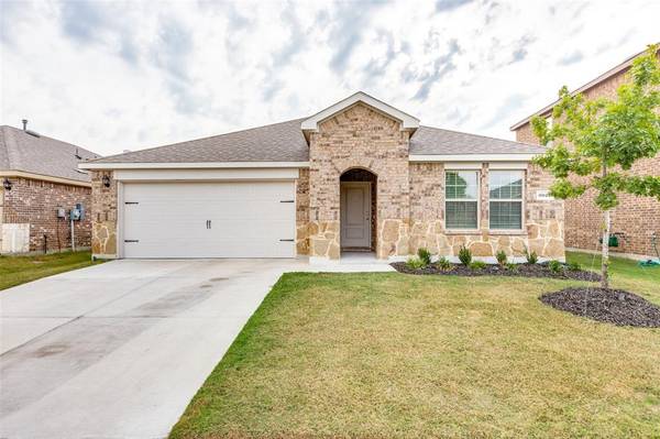 3922 Aintree Avenue, Aubrey, TX 76227