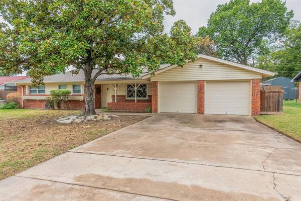 1137 Mary Drive, Hurst, TX 76053