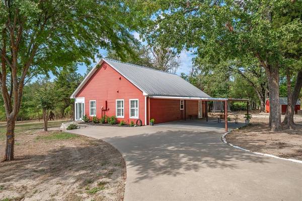 1301 VZ County Road 4105, Canton, TX 75103